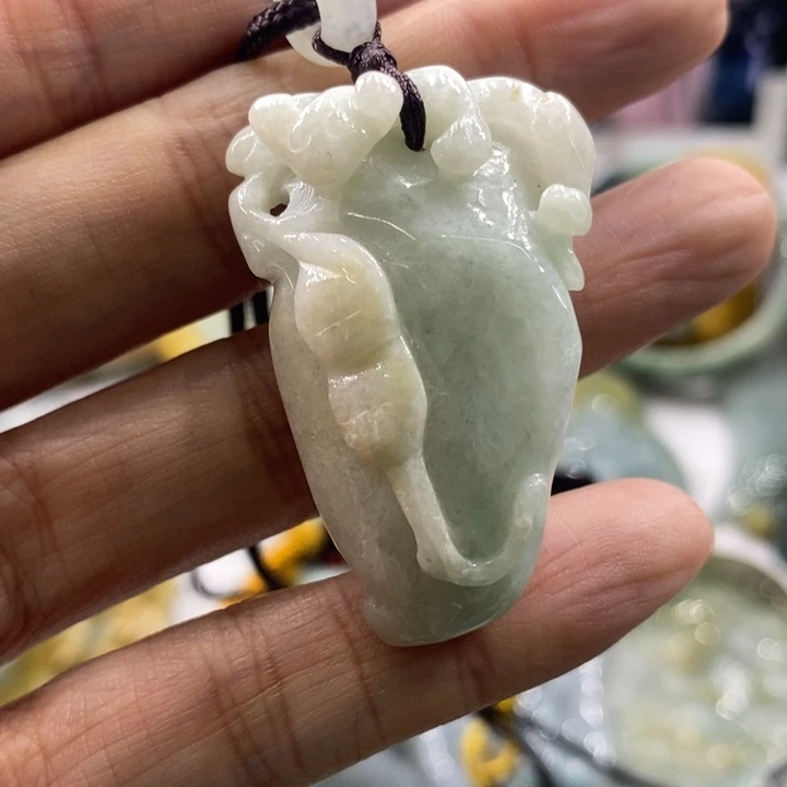 翡翠未镶嵌吊坠(不含链)2805