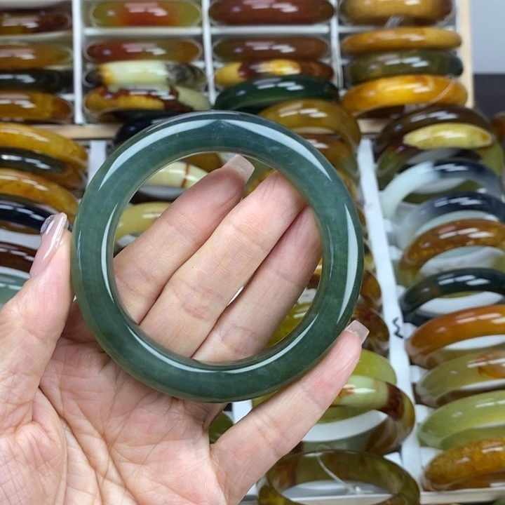 蛇纹石玉未镶嵌手镯57