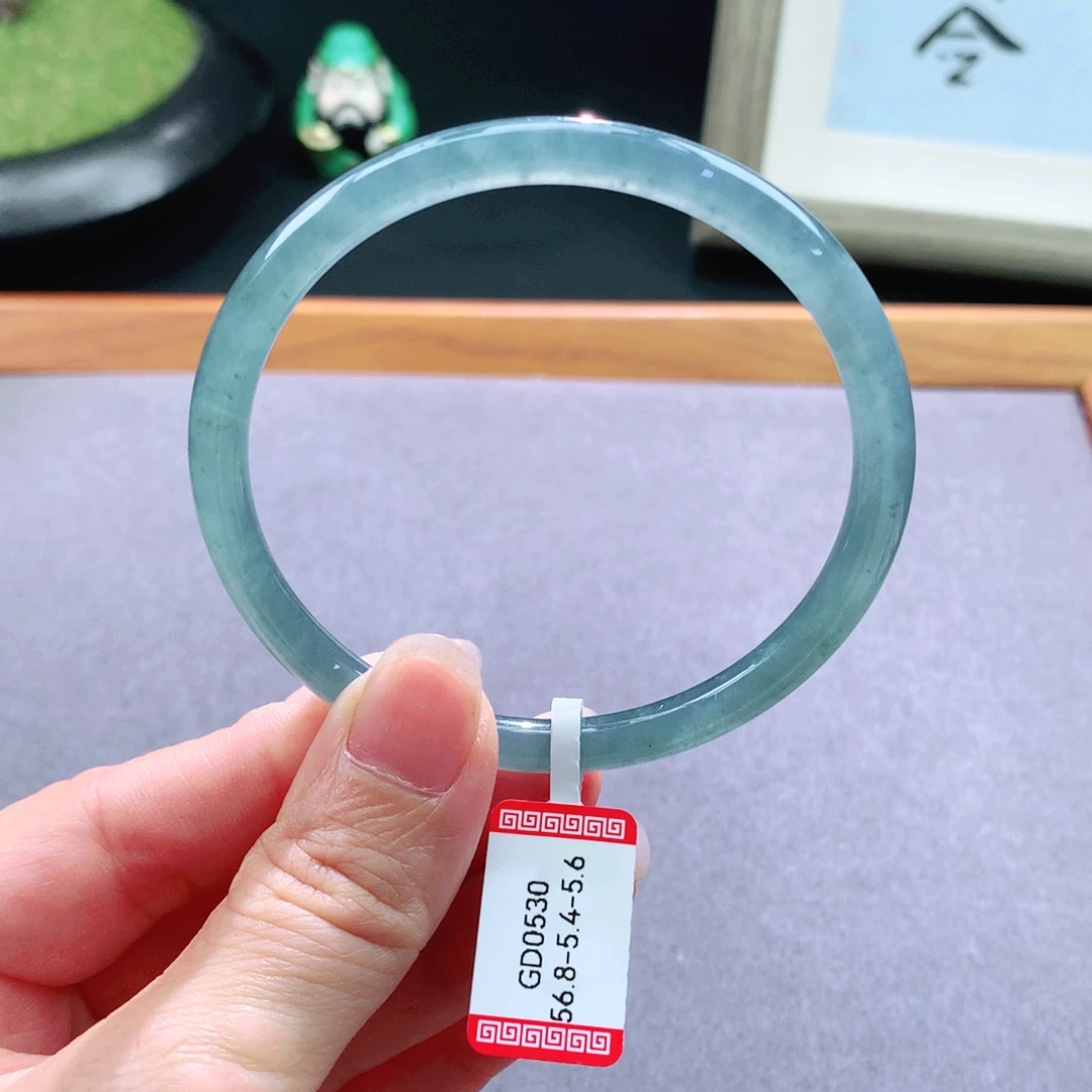 翡翠手镯未镶嵌天然翡翠手镯