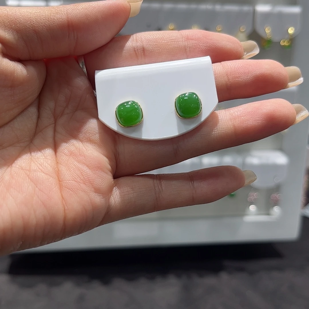 和田玉未镶嵌颈饰买断不退不换