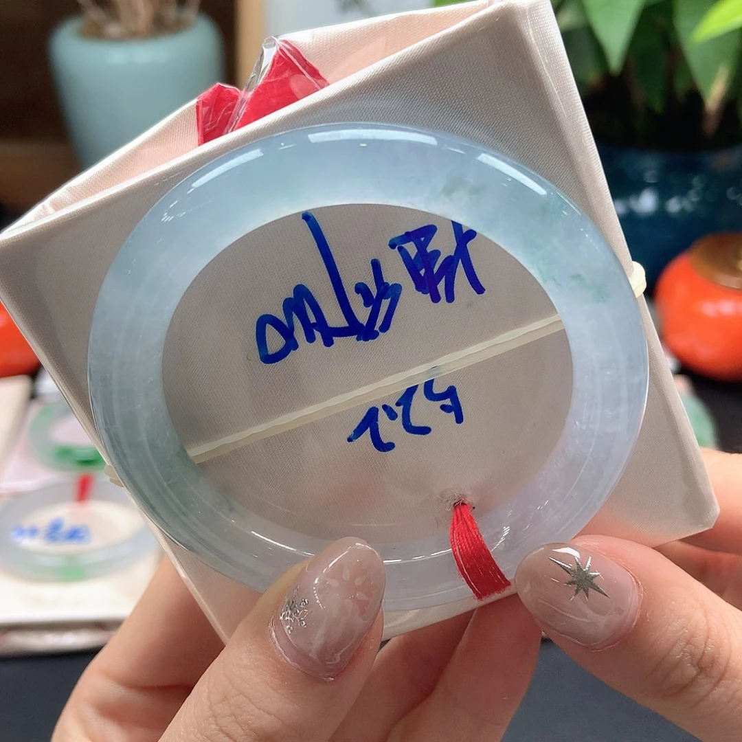 翡翠未镶嵌手镯高冰飘花包容50号