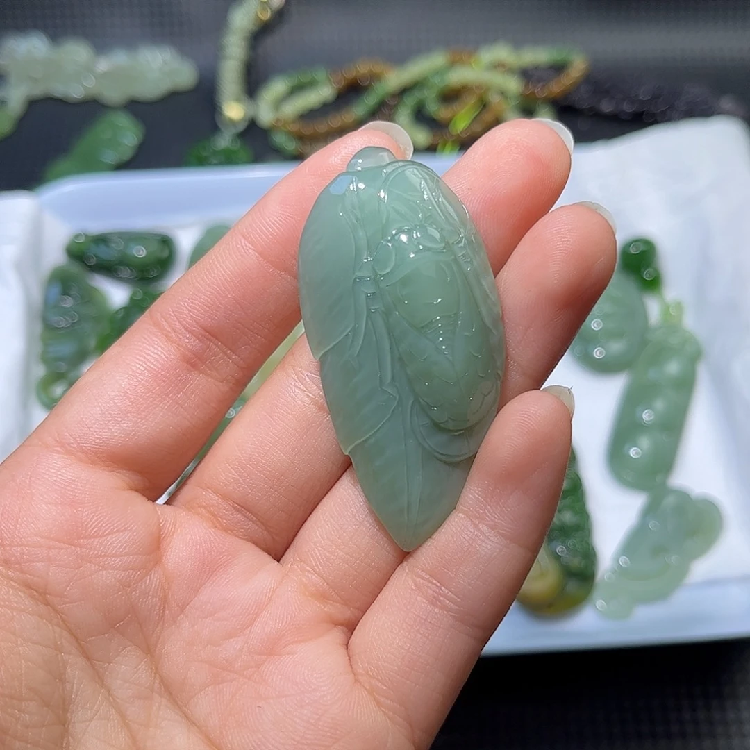 有***天和田玉未镶嵌颈饰