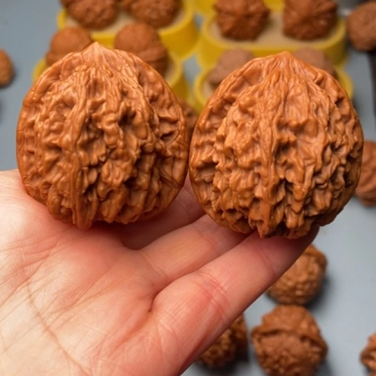 文玩核桃吊坠虎头精对 42 42 50克