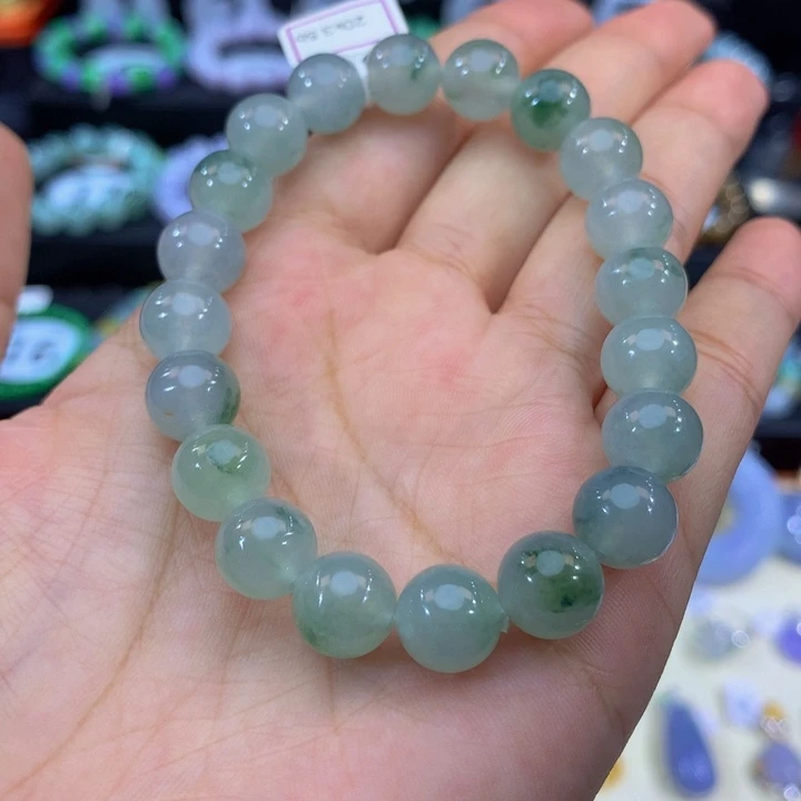 荣****翡翠未镶嵌颈饰翡翠