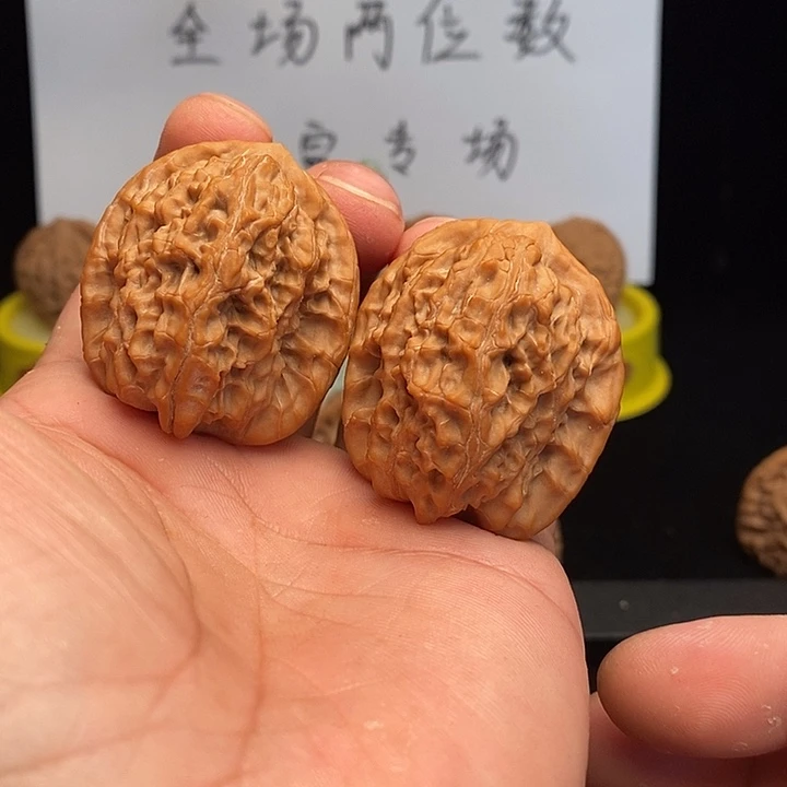 桃核吊坠马老四37