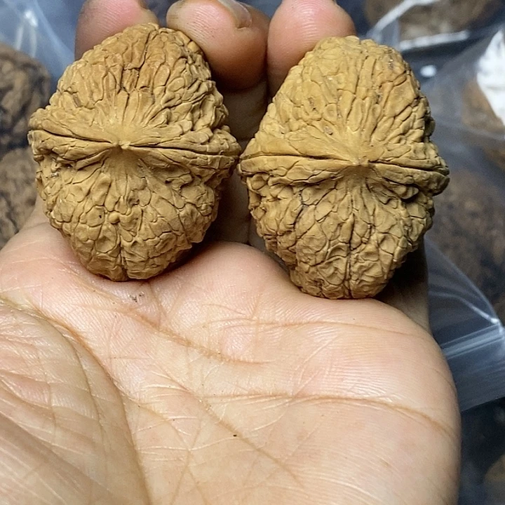 文玩核桃把件云南铁核桃42