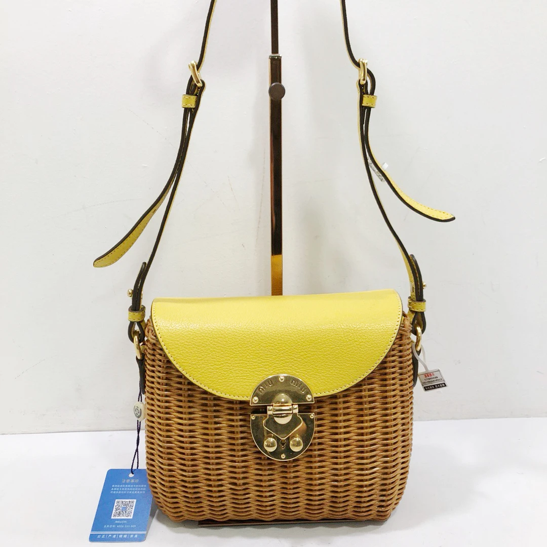 95新 MIU MIU/缪缪 缪缪藤编拼色单肩斜挎盒子包