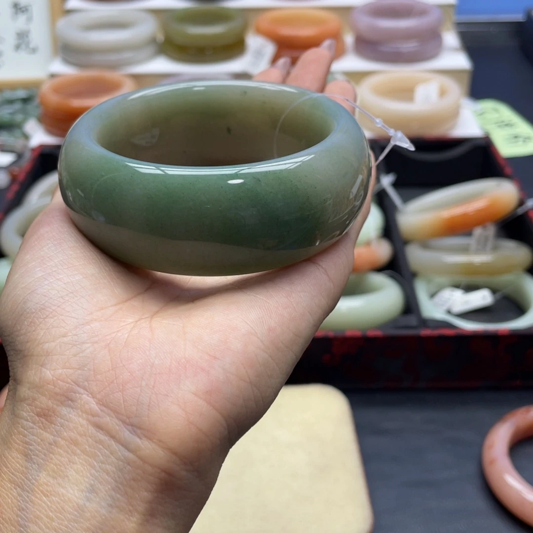 未镶嵌手镯石英岩玉x**g
