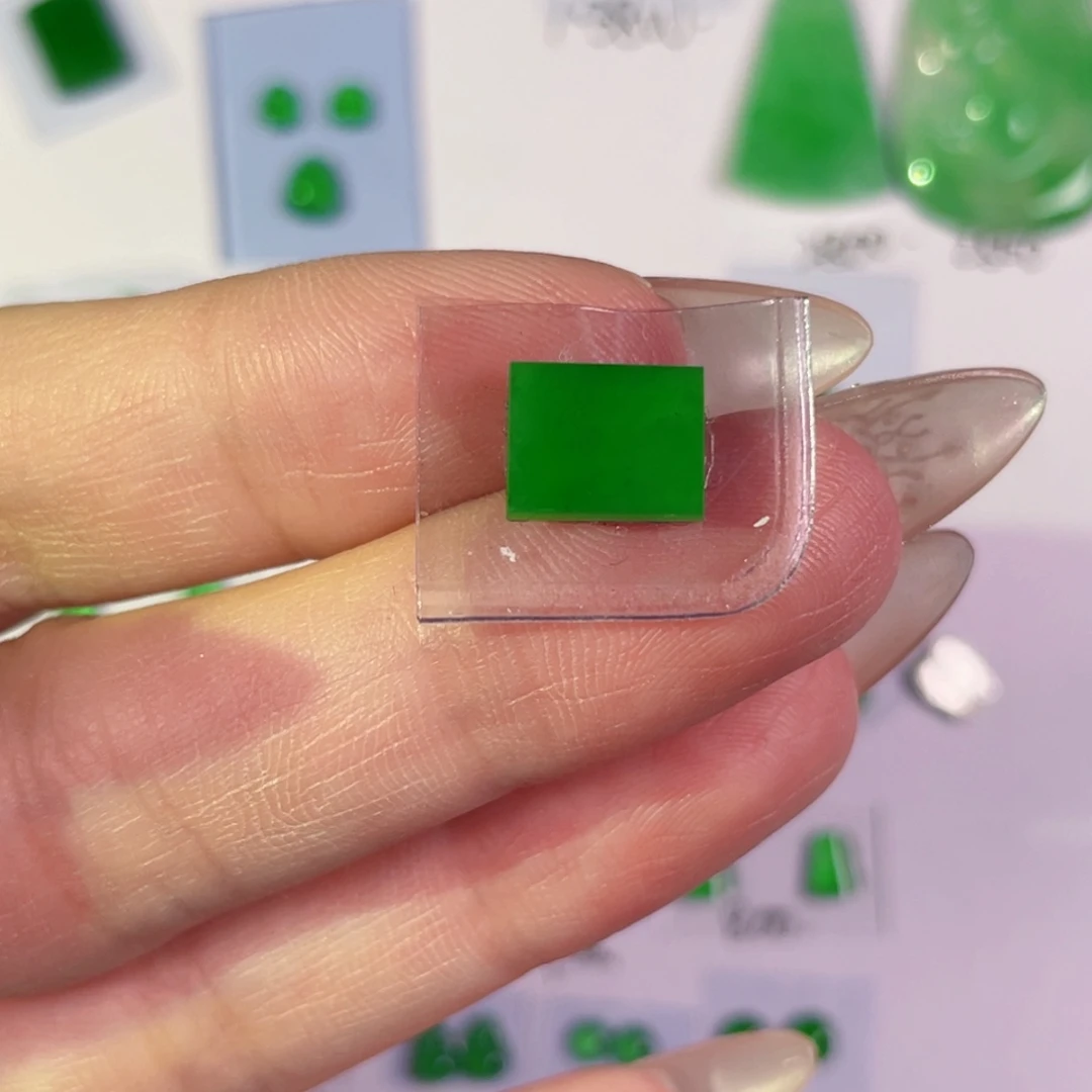 翡翠未镶嵌颈饰裸石