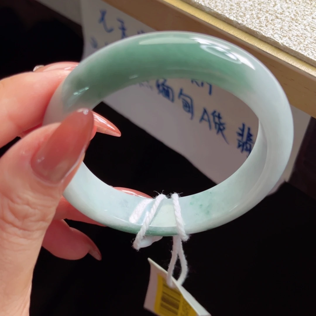 翡翠未镶嵌手镯手镯
