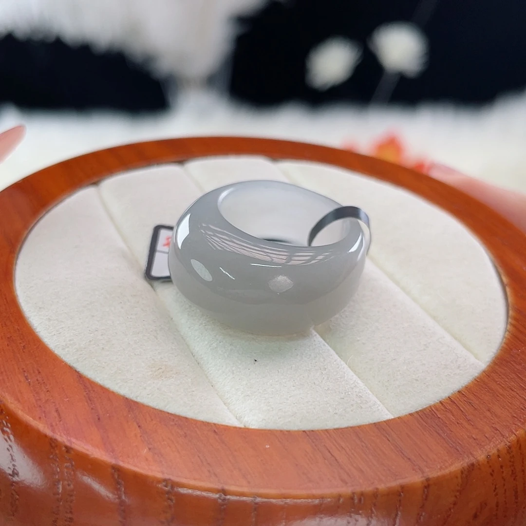 和田玉未镶嵌戒指l。浅烟紫馒头。17.7 不退换