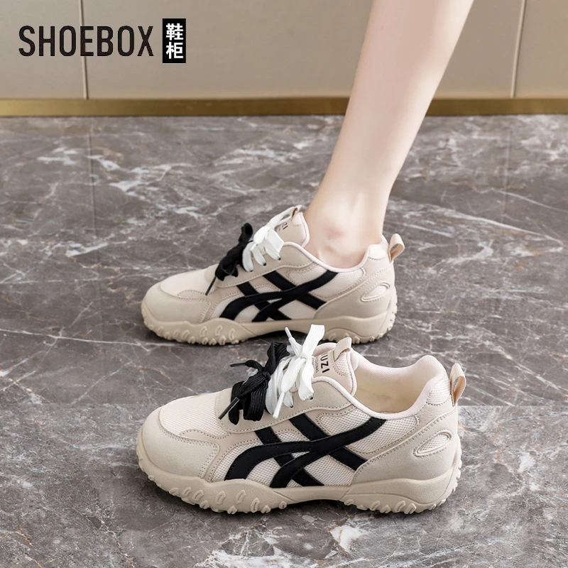 达芙妮鞋柜内增高6cm网面德训鞋女2025秋季百搭透气运动休闲板鞋