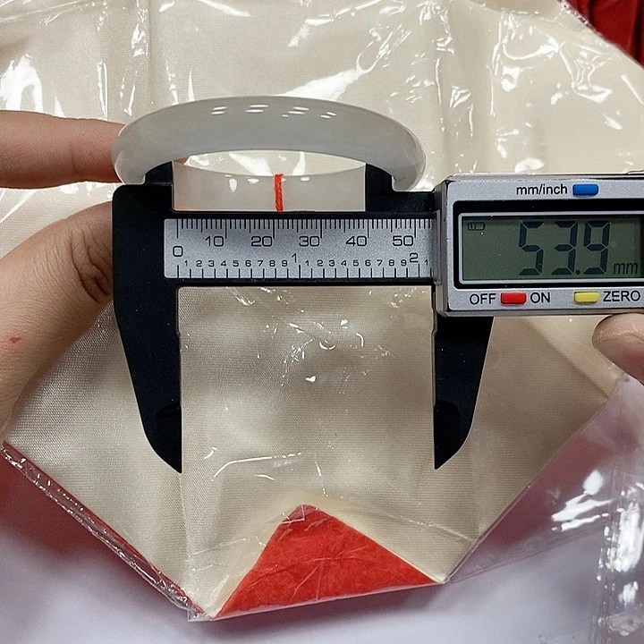 翡翠手镯未镶嵌198