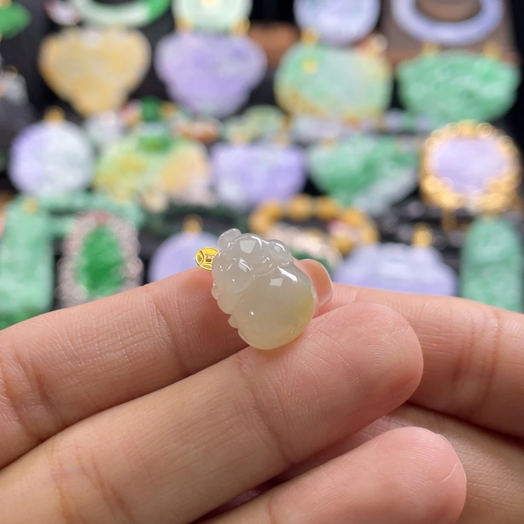 阿***茶翡翠未镶嵌颈饰代编织