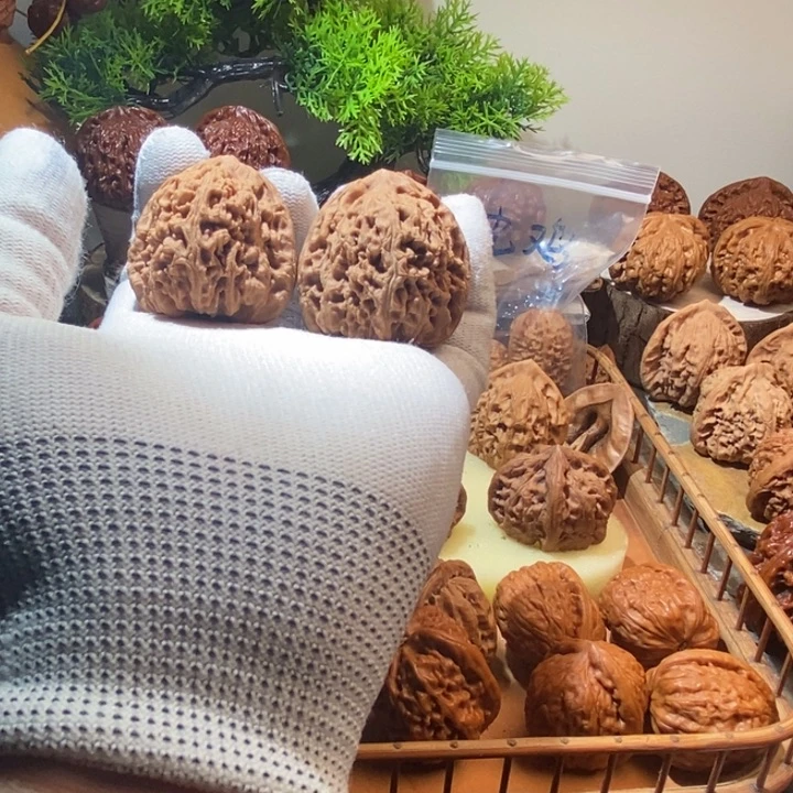 .***Z核桃南疆石文玩核桃40