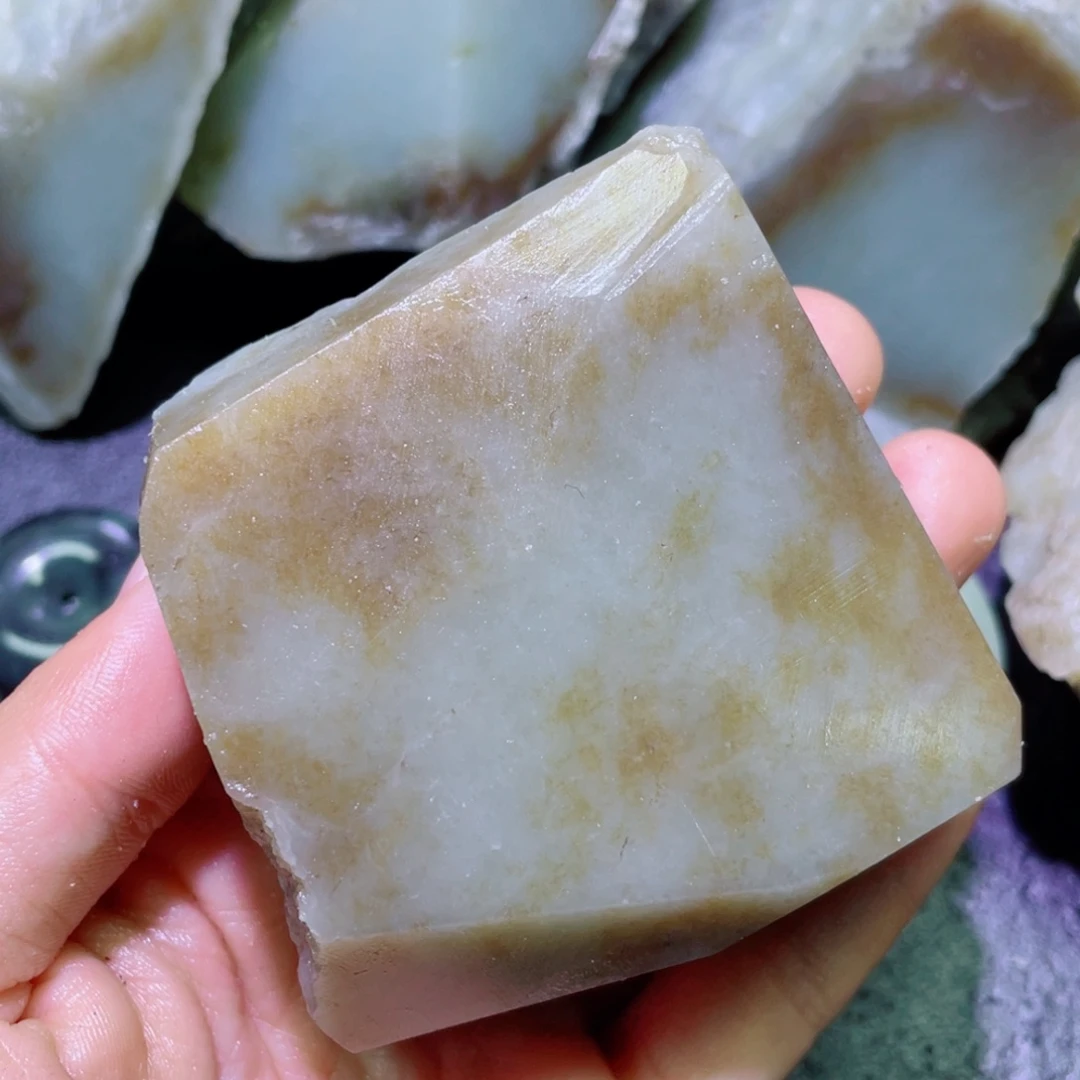 和田玉未镶嵌珠宝半成品