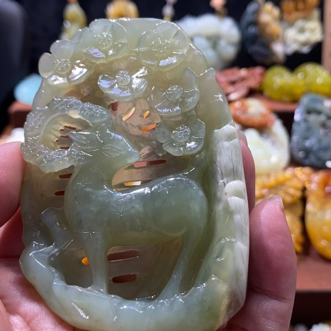 蛇纹石玉颈饰未镶嵌