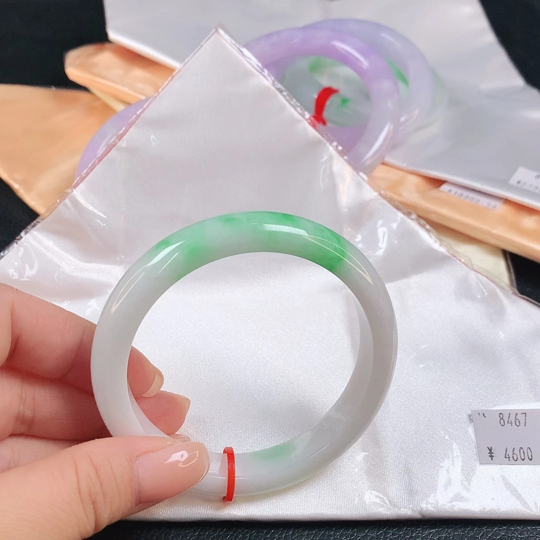 翡翠手镯未镶嵌8467.  Ccccvccv