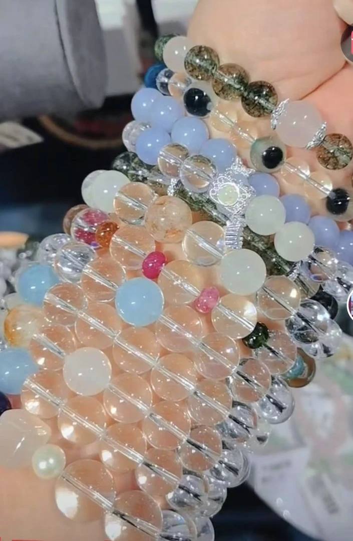 少女DIY天然石玛瑙玉石 多样性发其一