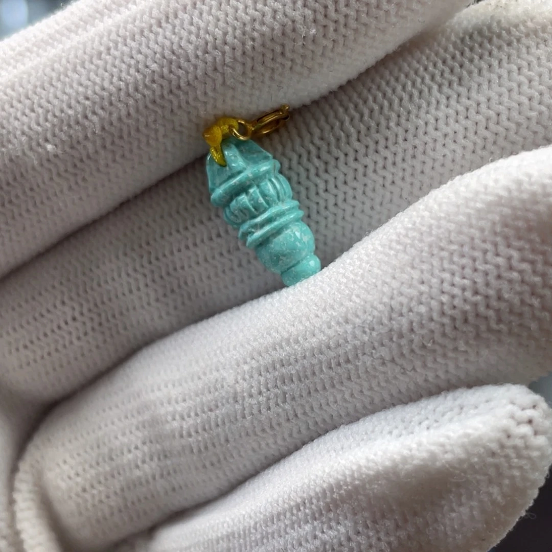 绿松石未镶嵌挂件