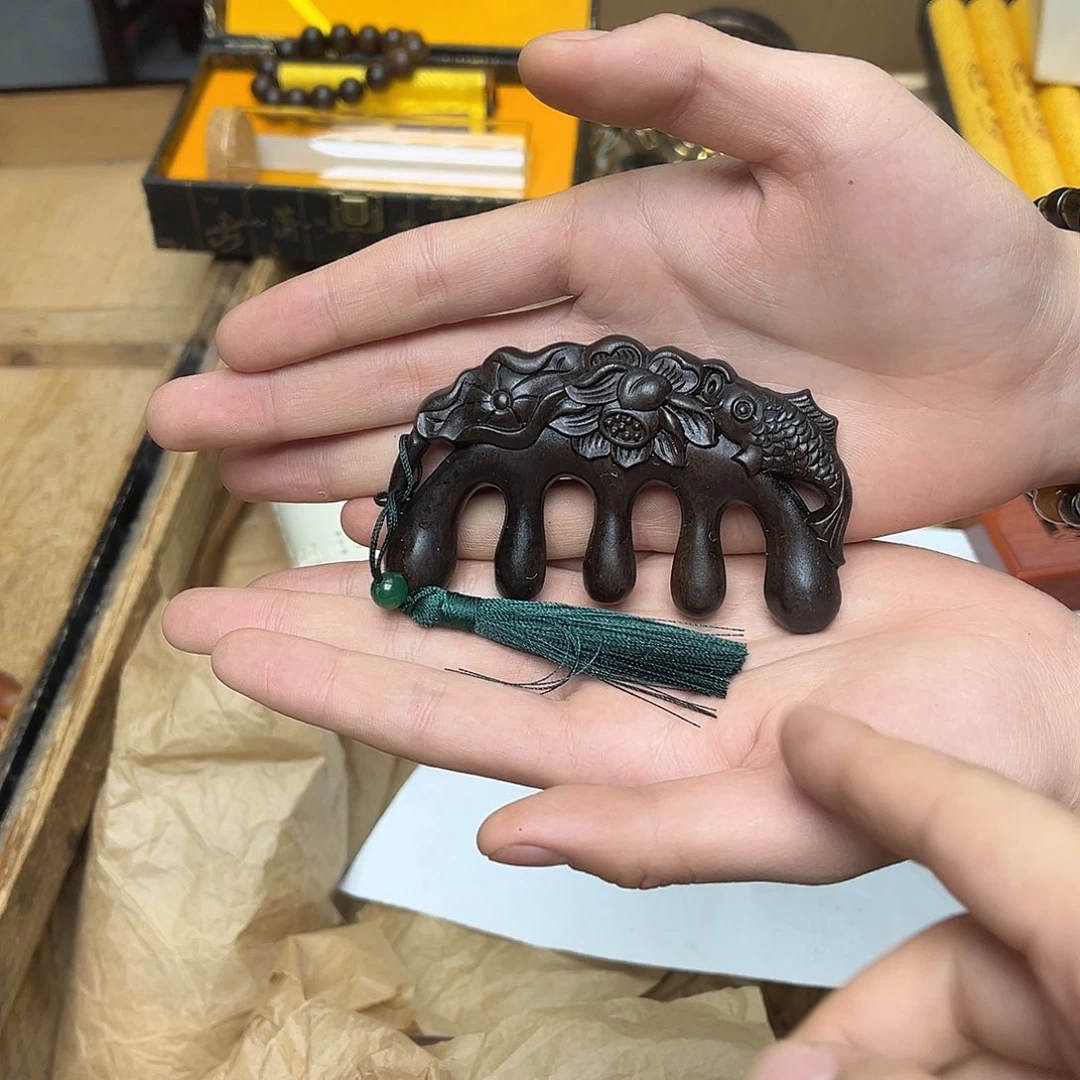 大叶紫檀（黑酸枝木类）