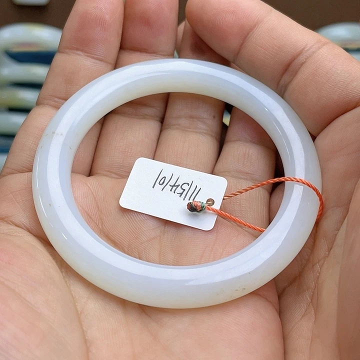 【闪购商品】未镶嵌手镯和田玉