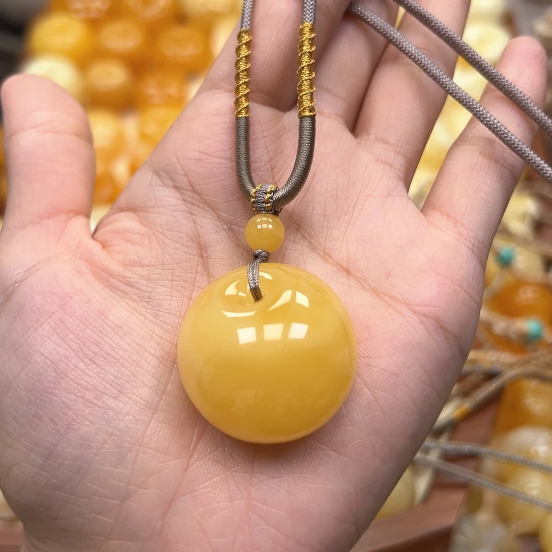 琥珀未镶嵌颈饰蜜蜡