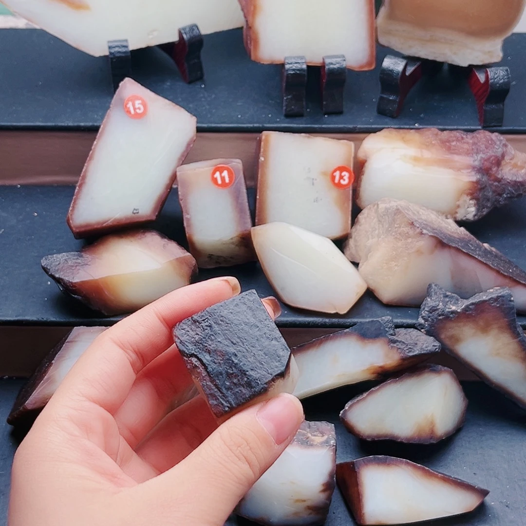 和田玉（糖玉）未镶嵌颈饰
