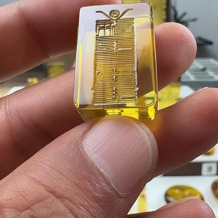 琥珀未镶嵌颈饰解