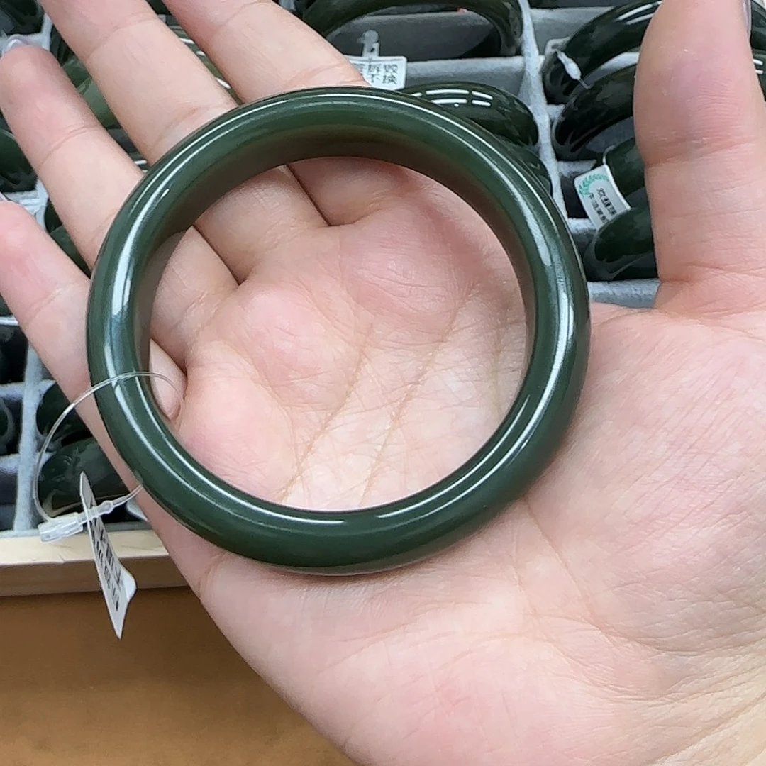 和田玉手镯未镶嵌沙**喵