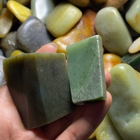 未镶嵌和田玉（糖玉）挂件