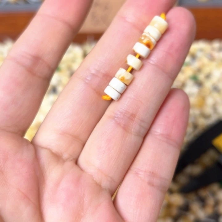 蜜蜡未镶嵌裸石5.6mm一组