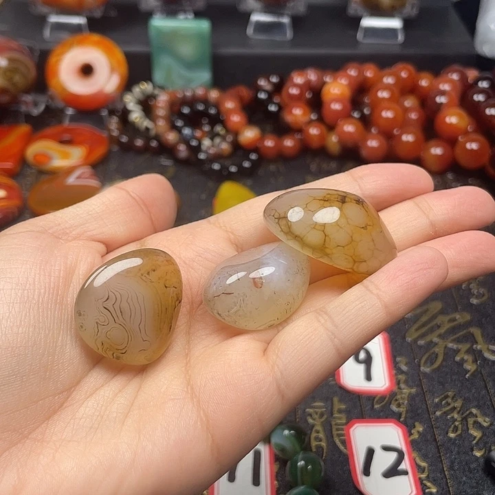 幽***默玛瑙/玉髓未镶嵌珠宝半成品