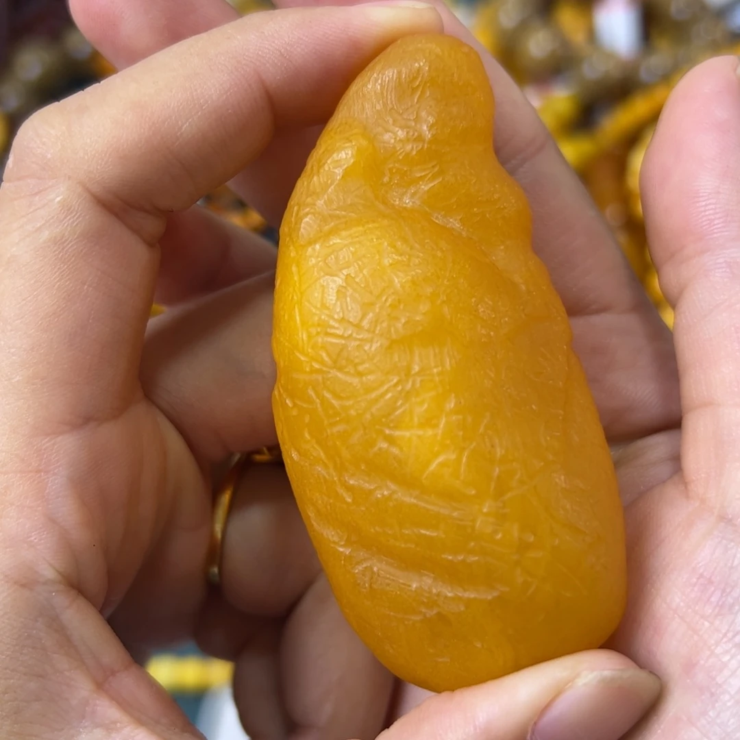 未镶嵌琥珀珠宝奇石975