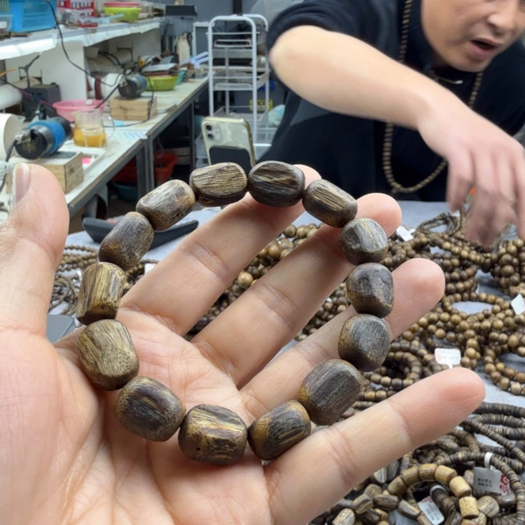 东***太沉香沉香香囊1.2随型树心珠10.8克