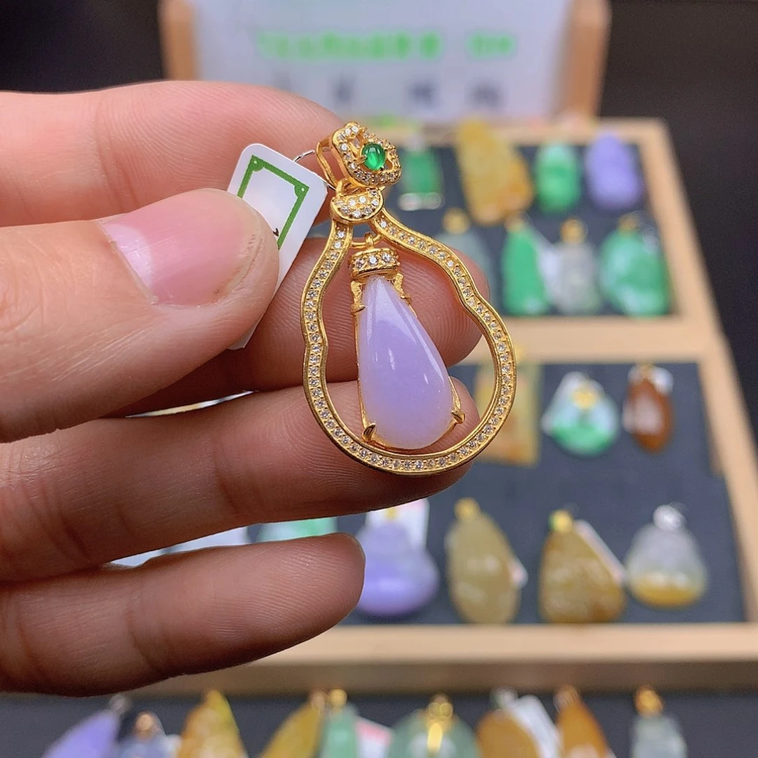 翡翠颈饰未镶嵌翡翠