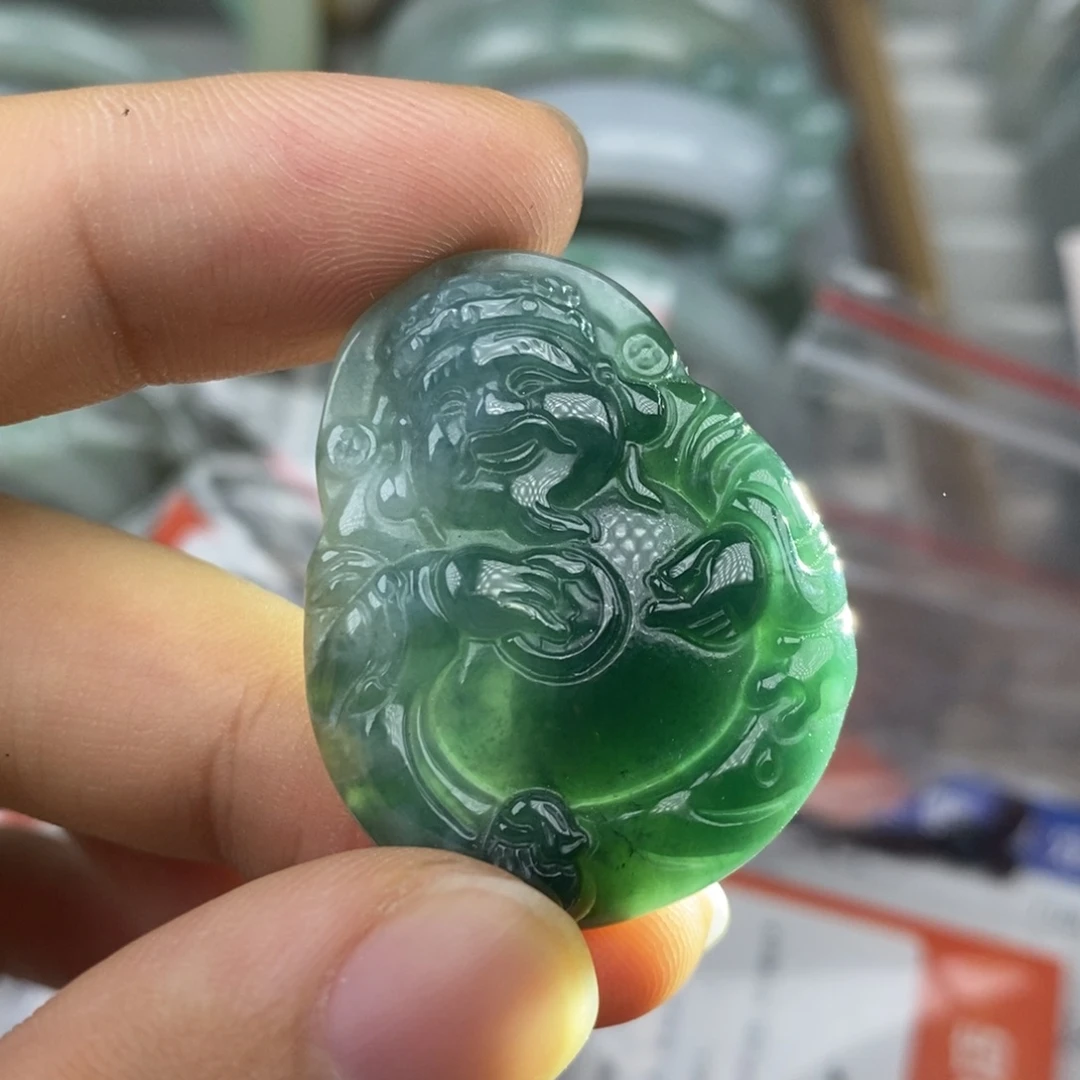颈饰未镶嵌翡翠好