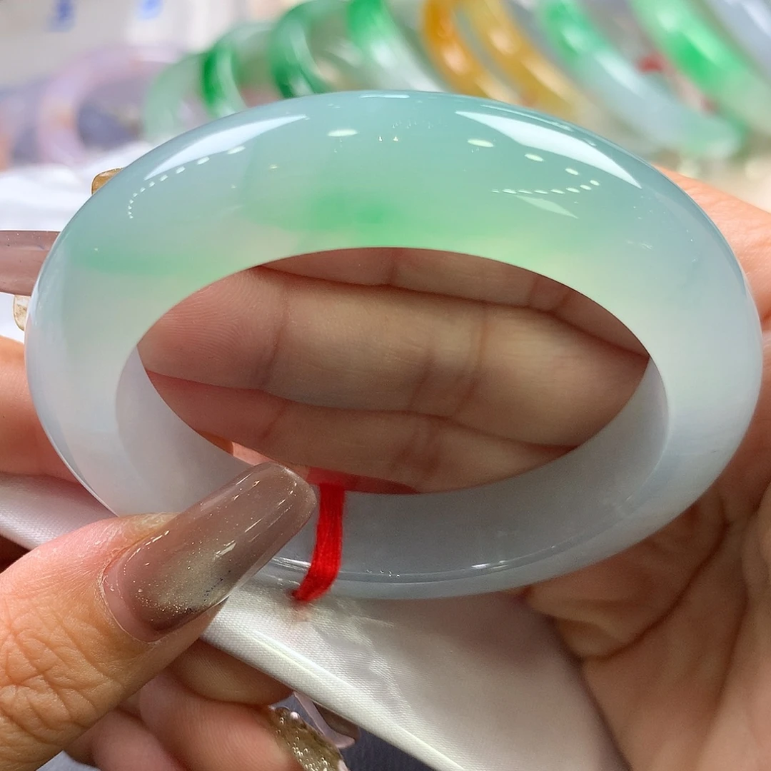 翡翠未镶嵌手镯52.8正圈