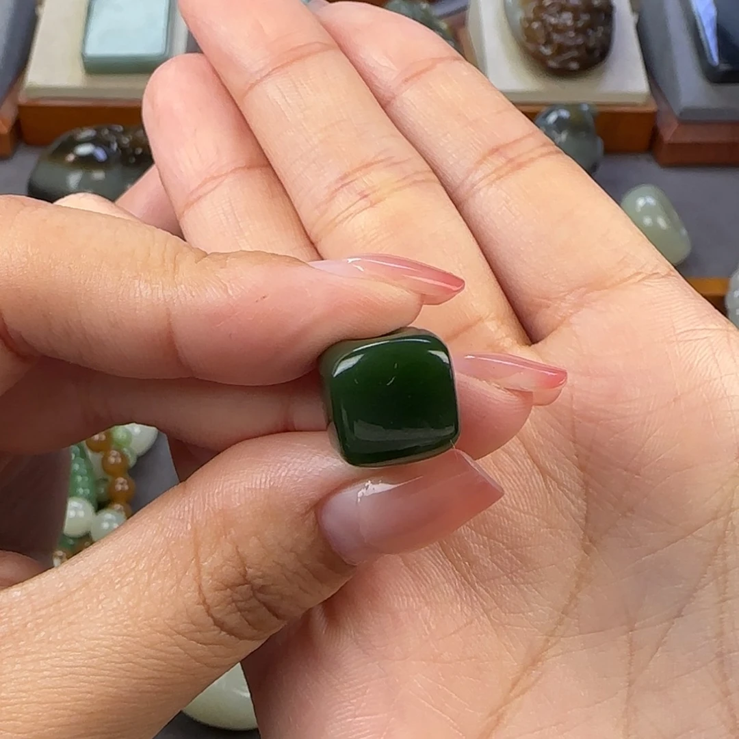 【闪购商品】和田玉（碧玉）未镶嵌颈饰冰**壶