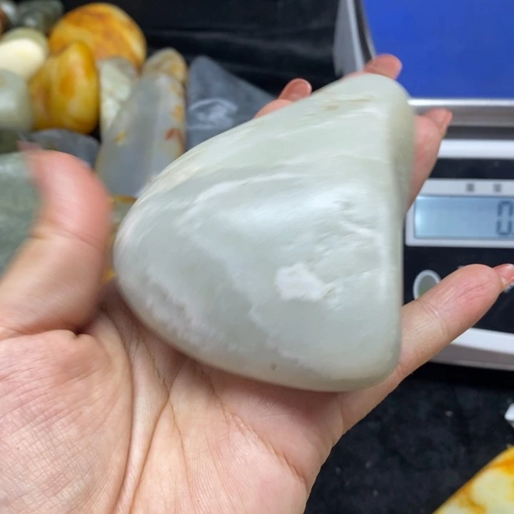 未镶嵌和田玉（糖玉）挂件