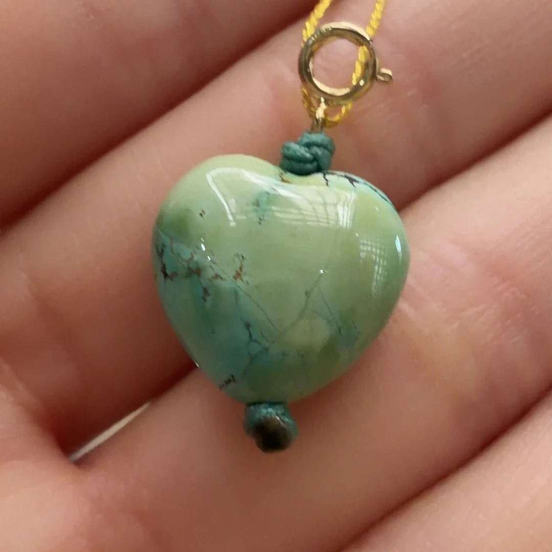 绿松石未镶嵌颈饰