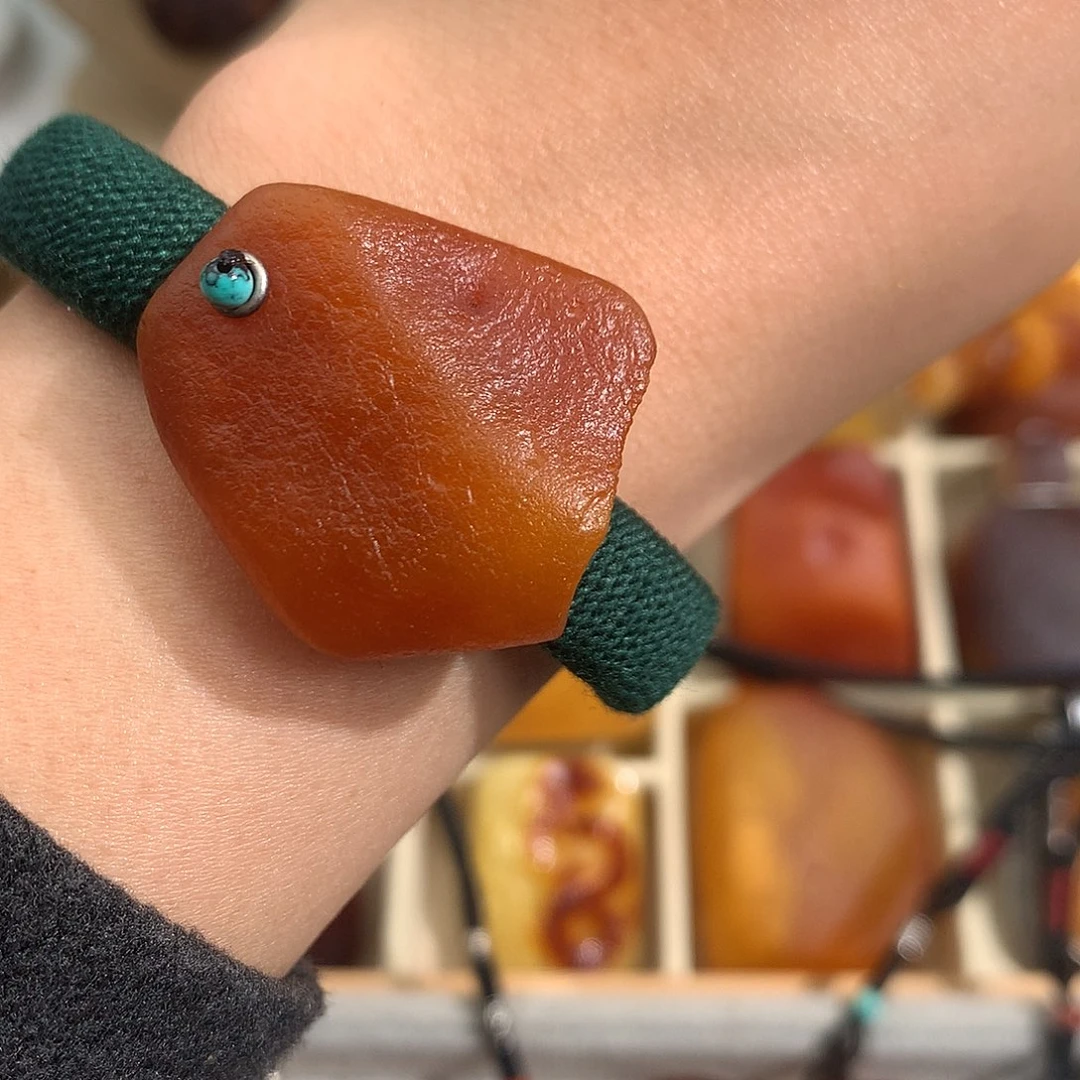 蜜蜡裸石未镶嵌我