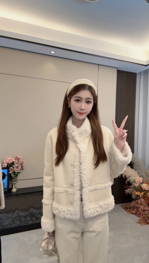 人造皮草 双面穿短款女加厚单排扣保暖秋冬小香风短外套常规韩版