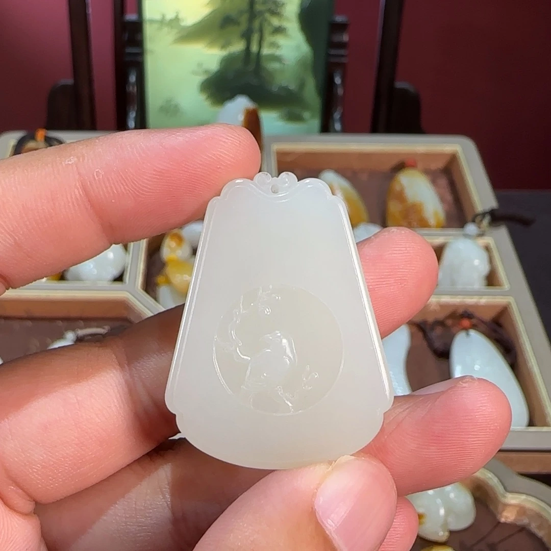 颈饰未镶嵌和田玉