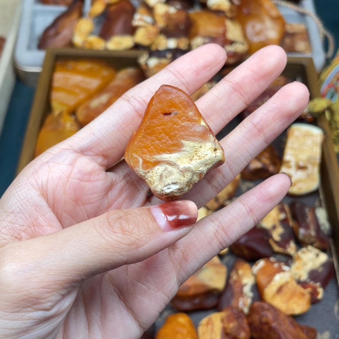 琥珀未镶嵌珠宝奇石