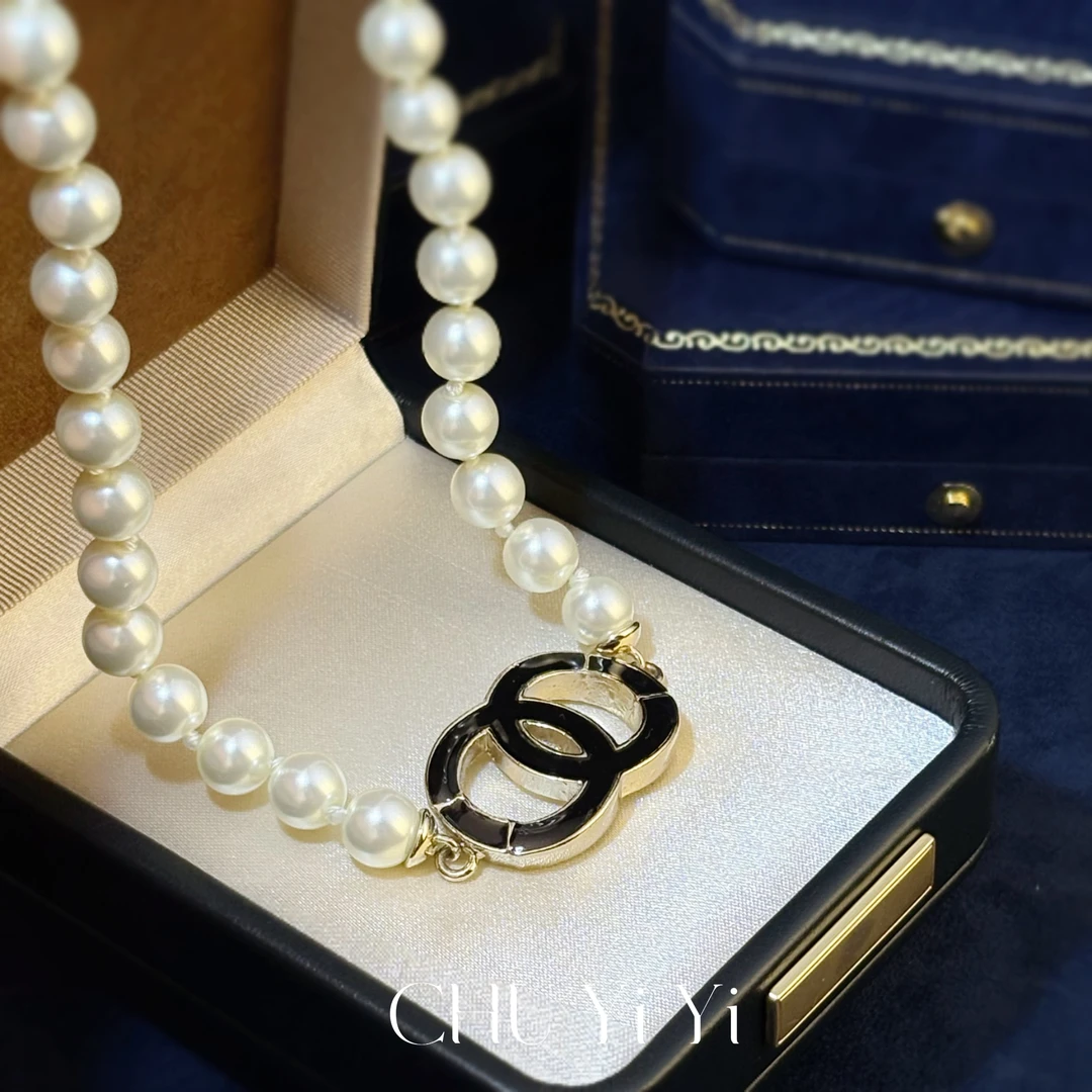 铜合金仿珍珠项链 字母C珠珠轻奢时尚项链AL9435