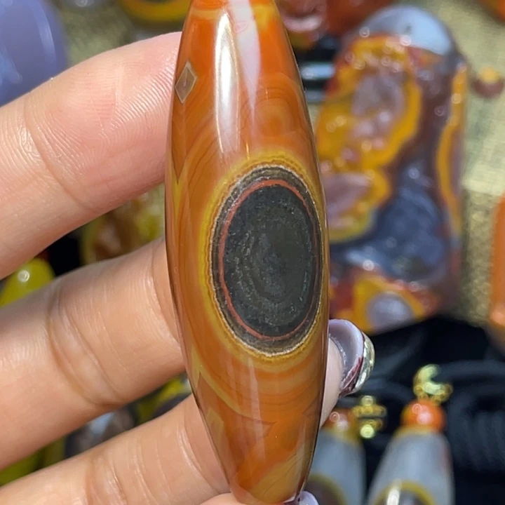 玛瑙/玉髓足银镶嵌珠宝奇石品质天眼天珠2600米