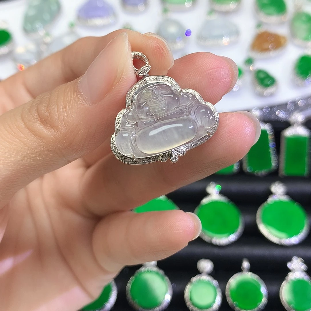 颈饰18K金镶嵌翡翠