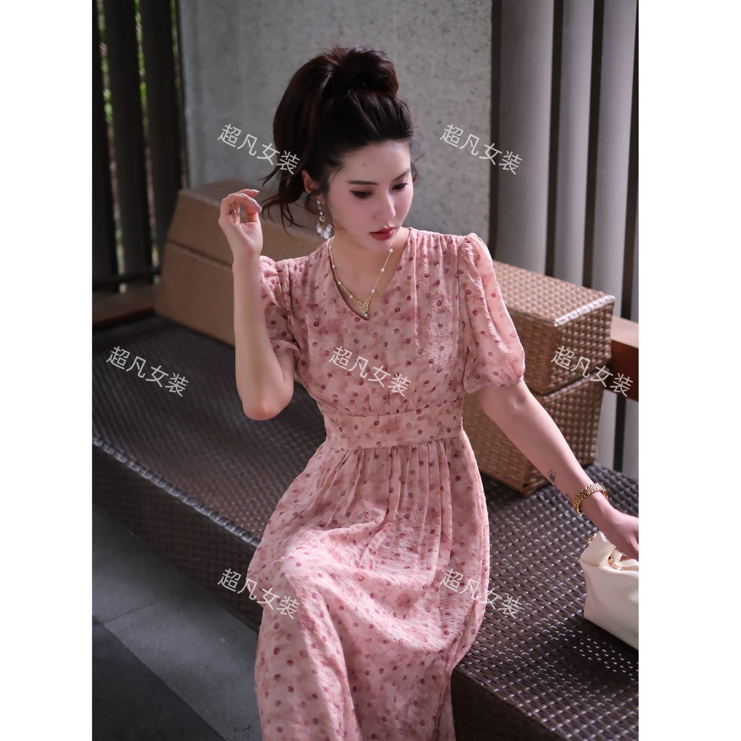 法式温柔风桃花色新款连衣裙女夏季穿搭气质绝美V领显瘦粉色长裙