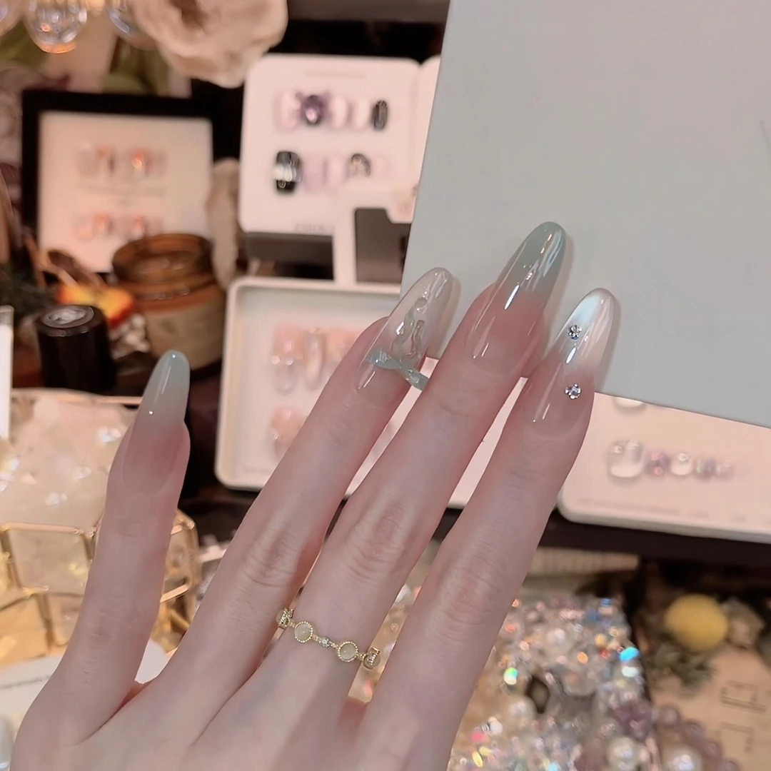 【飘带蝴蝶结】显白渐变冰蓝猫眼蝴蝶结手工穿戴甲夏日百搭美甲贴片